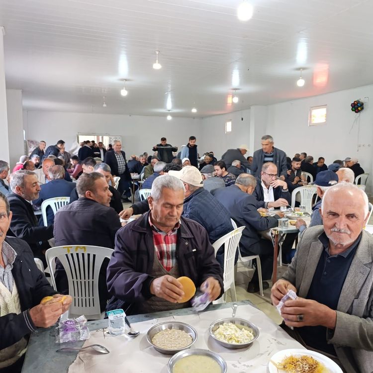 GÖRDES TEPEKÖY’DE BİNLERCE KİŞİ ASIRLARDIR DEVAM EDEN HAYRA KOŞTU