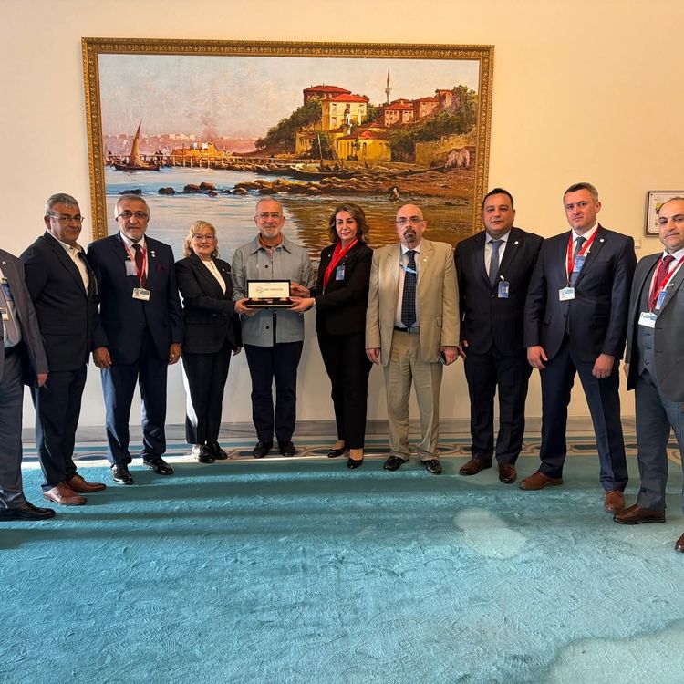 AK PARTİ GRUP BAŞKANVEKİLİ BAHADIR YENİŞEHİRLİOĞLU, IHRC HEYETİNİ AĞIRLADI