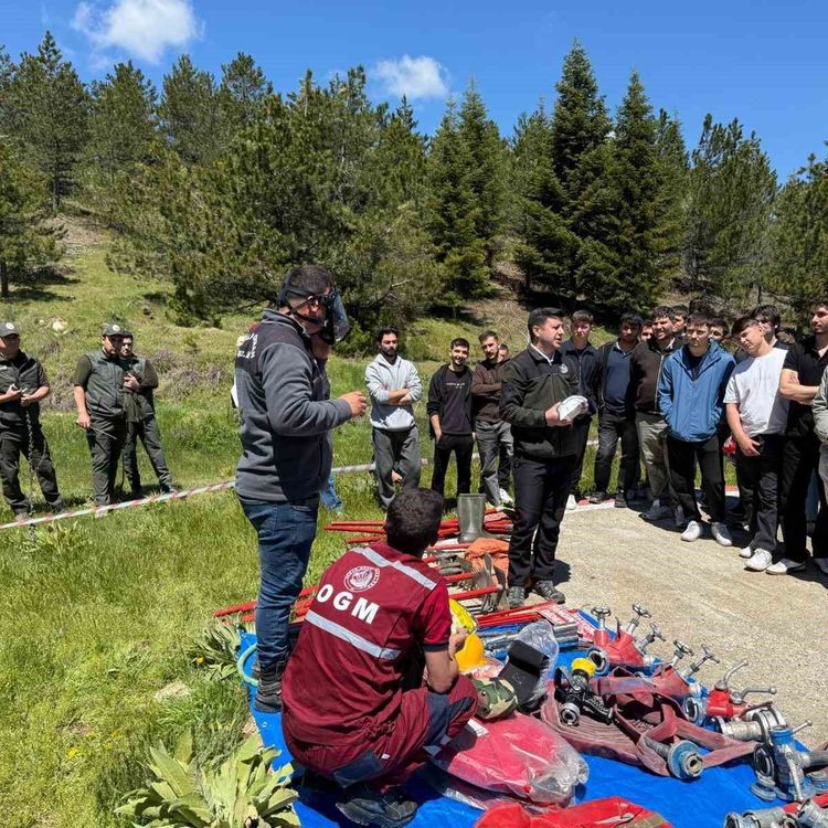 Demirci'de geleceğin ormancıları sahaya indi