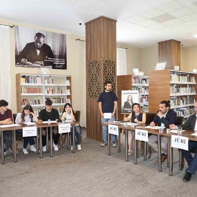 Gençlik Evi'nde fikirler yarıştı