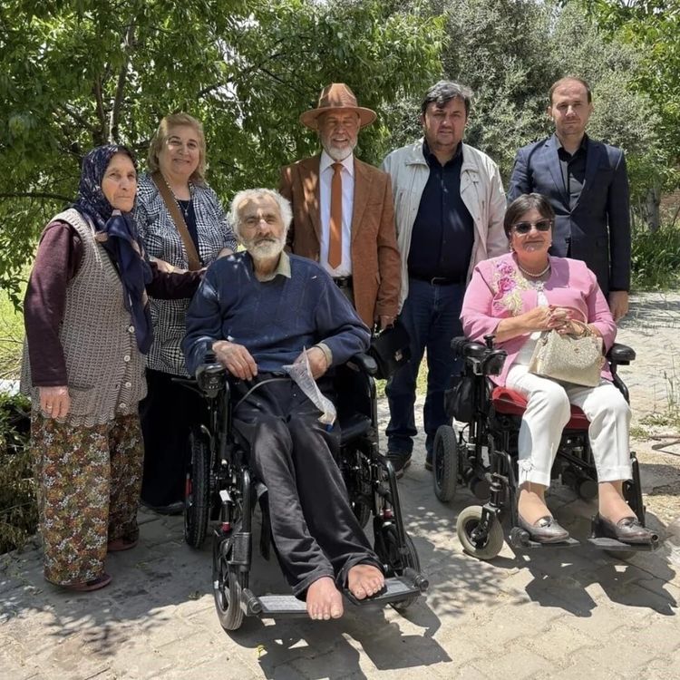 Hayırseverden 5 engelliye bayram hediyesi