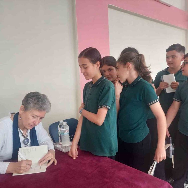 Koca Seyit'in yazarı öğrencilerle buluştu