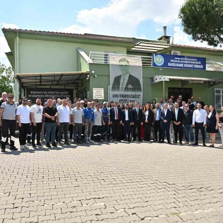 Manisa Büyükşehir yönetimi personelle bayramlaştı
