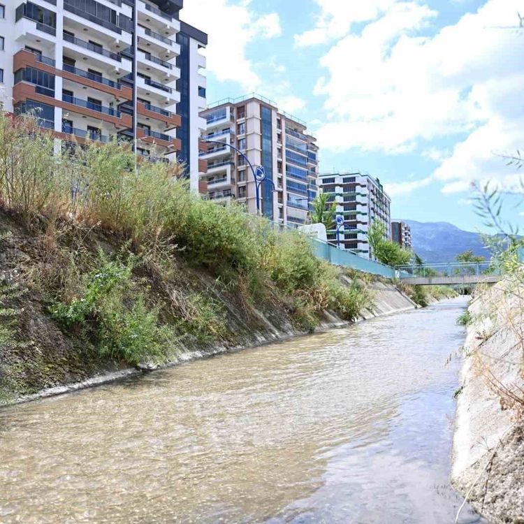 Manisa'daki dere yatakları temizleniyor