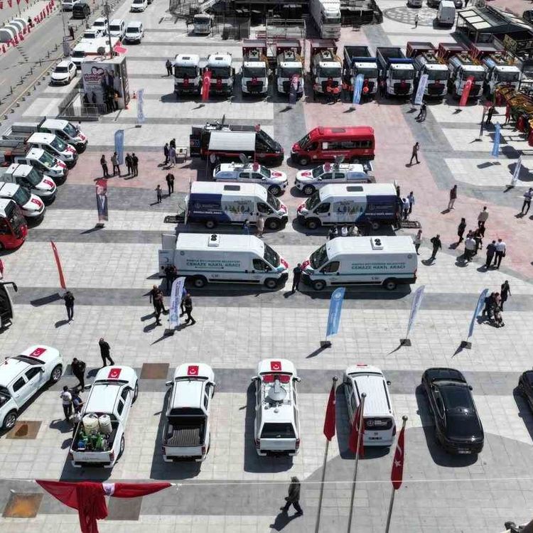 Manisa'ya 376 araçlık dev filo