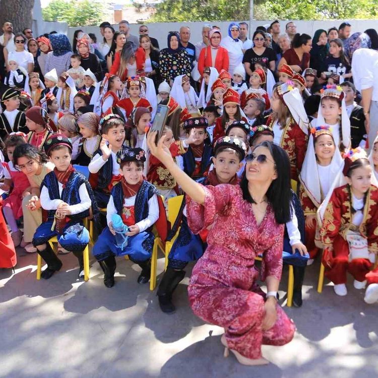 Minik yüreklerden büyük coşku