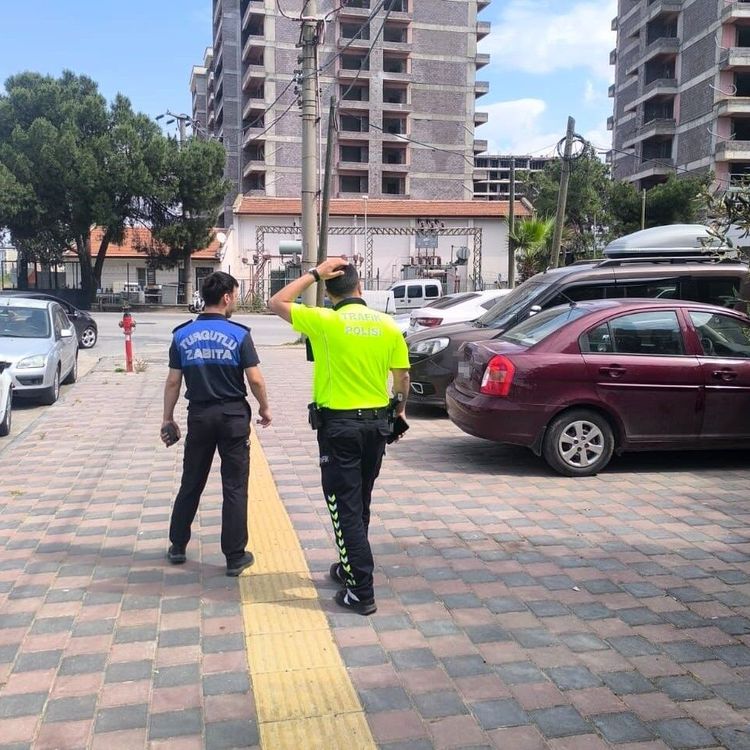 Turgutlu Zabıtası ve trafik ekiplerinden ortak denetim