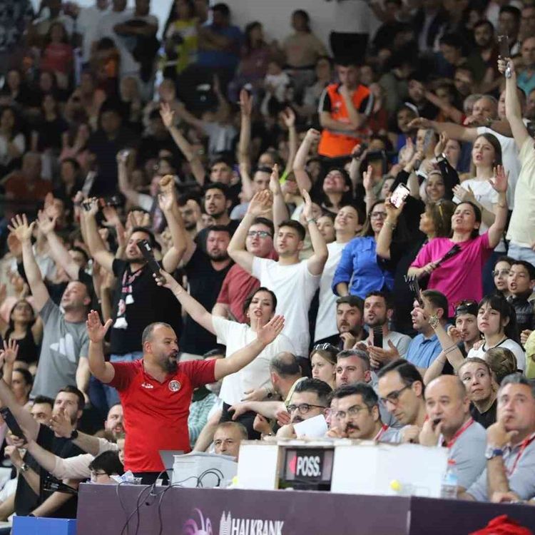Turgutlu'da kadın basketboluna büyük ilgi