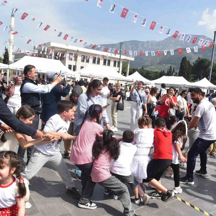 Yunusemre'de bayram coşkusu sokaklara taşacak
