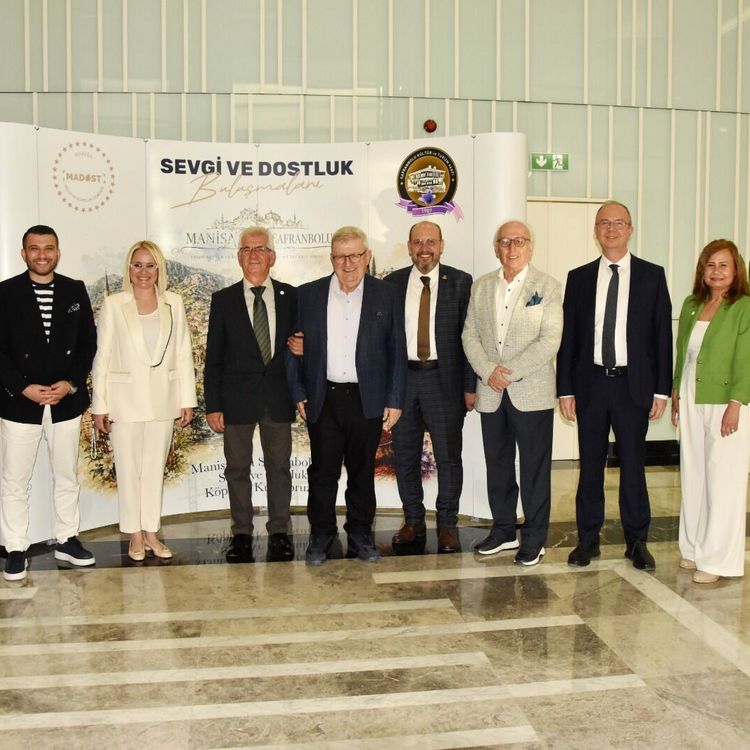 MADOST’un Gurur Gecesi: Lale Erdoğan Tunçer’in Ev Sahipliğinde Şefik Yılmaz Dizdar Rüzgarı Esti
