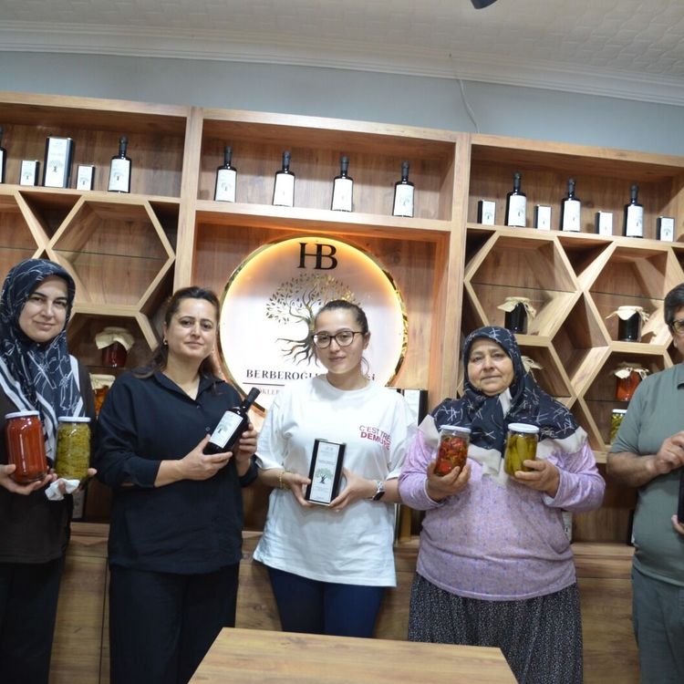 ŞEHİR HAYATININ STRESİNİ BIRAKTI, KÖYÜNDEN DÜNYAYA AÇILDI! İKİ ÇOCUK ANNESİ HATİCE BERBER’İN İLHAM VEREN BAŞARI HİKAYESİ