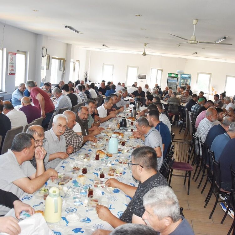 Manisa Kamyoncular Kooperatifi'nden Bayramlaşma Programı