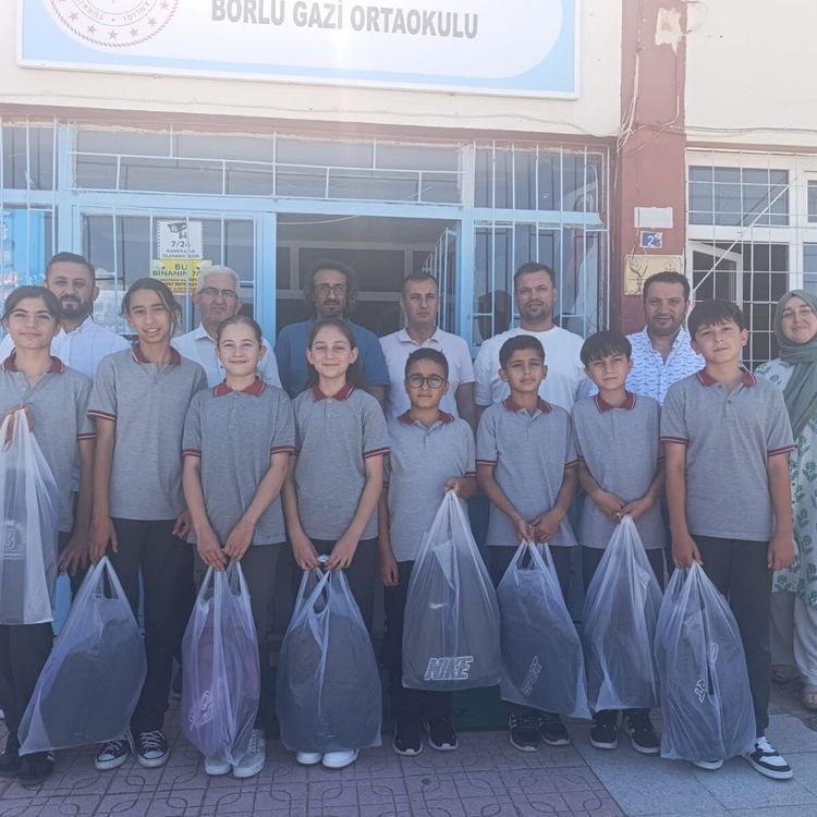 KÖPRÜBAŞI BORLU GAZİ ORTAOKULUNDAN KISKANDIRAN BAŞARI