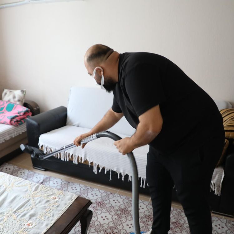 ŞEHZADELER BELEDİYESİ'NDEN YAŞLI VE ENGELLİLERE 'EVDE TEMİZLİK' DESTEĞİ
