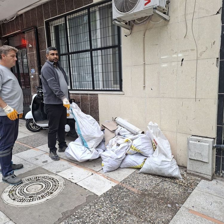 Şehzadeler Belediyesi'nden Moloz Atıkları İçin Uyarı: Çevreye Gelişigüzel Bırakmayın!
