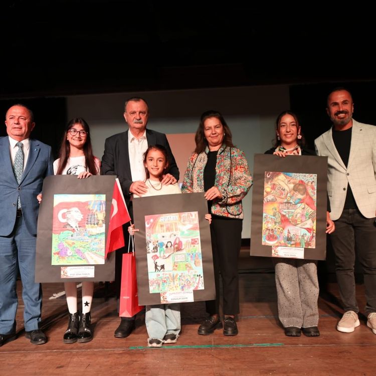 YUNUSEMRE’DE CUMHURİYET BAYRAMI COŞKUYLA KUTLANDI