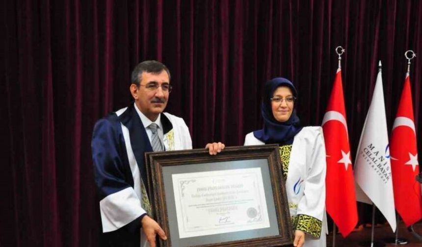Cumhurbaşkanı Yardımcısı Cevdet Yılmaz’a MCBÜ’de ‘Fahri Profesörlük’ unvanı