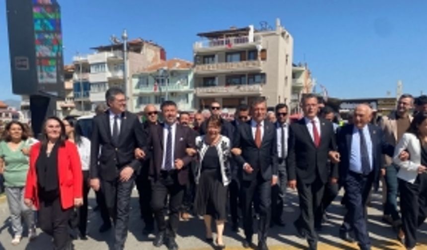 CHP Lideri Özgür Özel Bu ülke yoksulluk çekecek, işsizlik çekecek bir ülke değildir