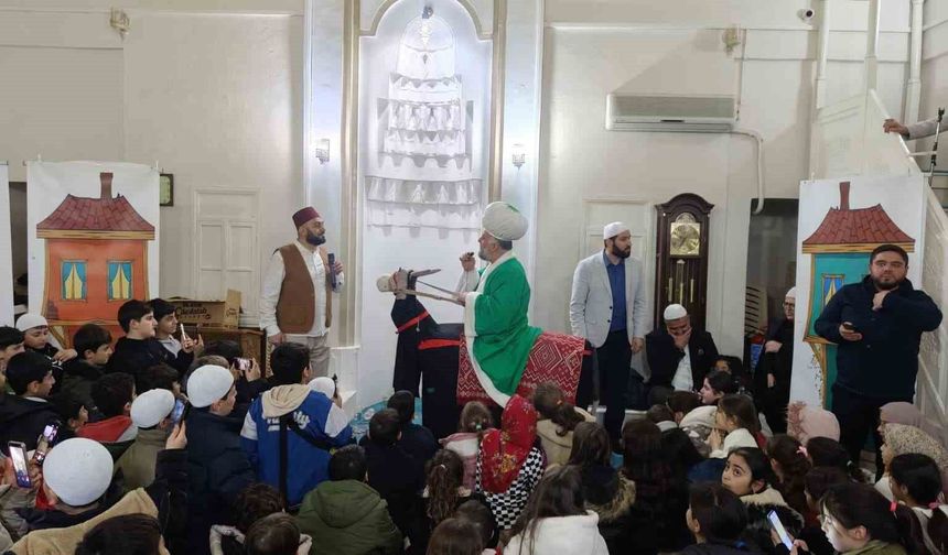 Şehzadeler'de çocuklara özel teravih gecesi