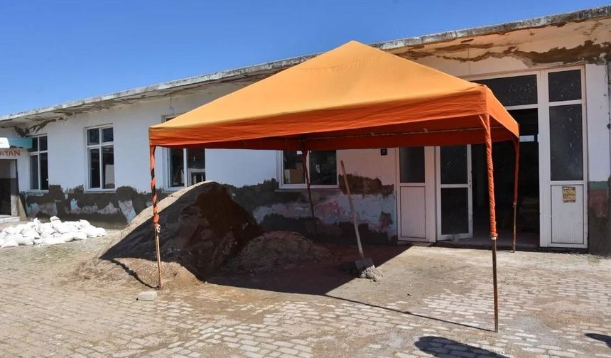 Üzümlü Mahallesi Kapalı Düğün Salonu yenileniyor