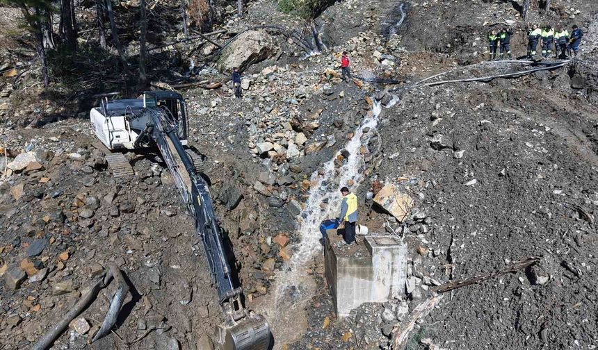 Yağışlarda zarar gören su isale hattı yenileniyor