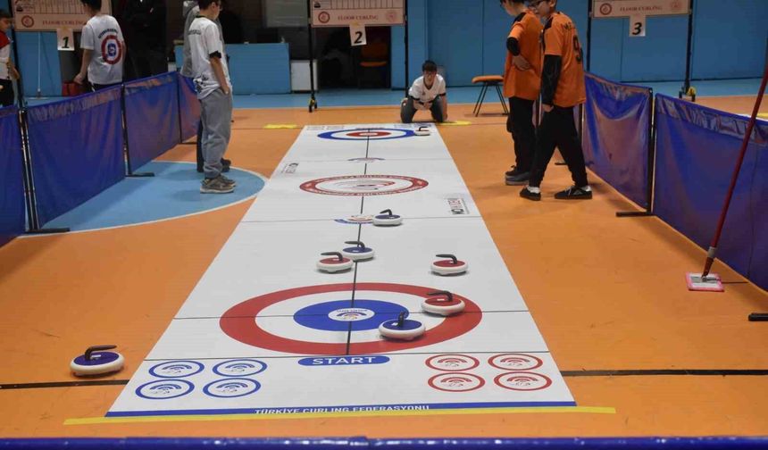 Yıldız Erkekler Floor Curling'de Osmanköy Ortaokulu birinci oldu