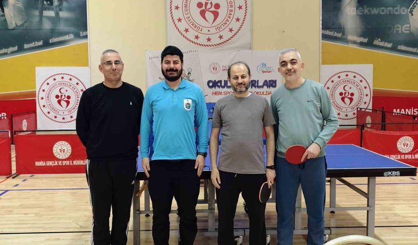 Masa tenisi turnuvasında birincilik Merkezefendi'nin