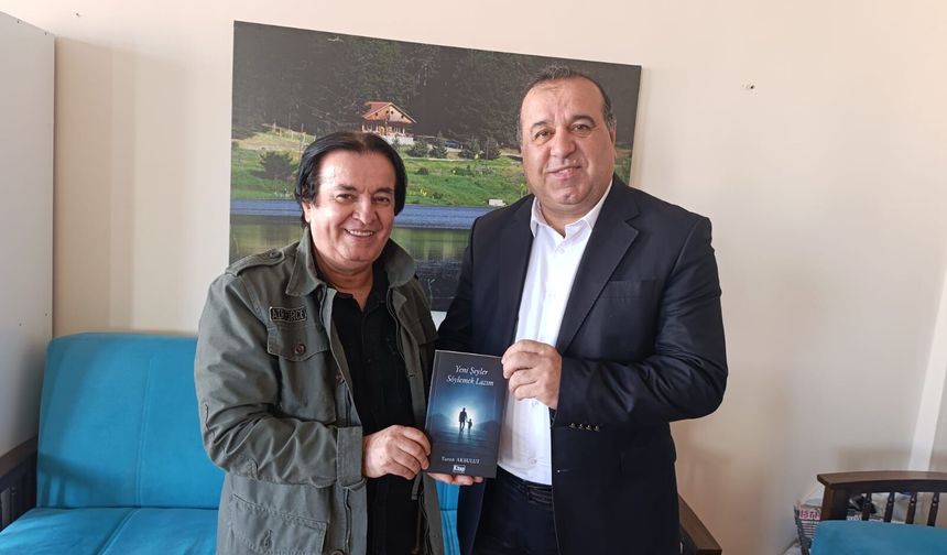 Eğitimci, Şair ve Yazar Turan Akbulut’tan Yeni Eser: "Yeni Şeyler Söylemek Lazım"