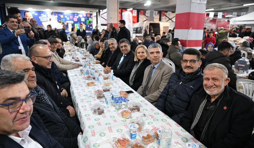 Manisa Büyükşehir Belediyesinin İftar Sofrası Soma’da Kuruldu