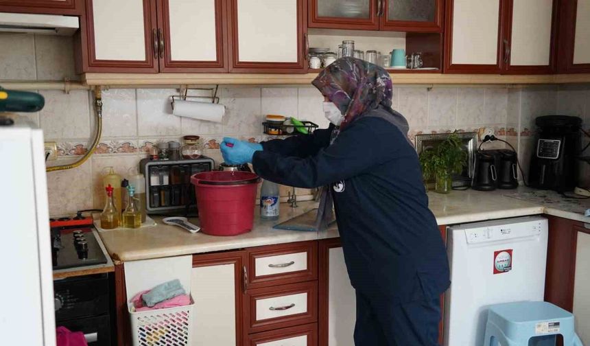 Başkan Balaban talimat verdi yaşlı kadının evi pırıl pırıl yapıldı