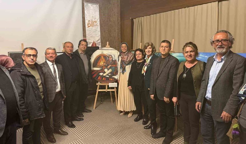 Denizli'de 'İz Bırakanlar' sergisi yoğun ilgi gördü