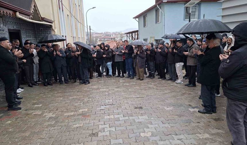 Hisarcık'tan 21 kişilik umre kafilesi dualarla uğurlandı