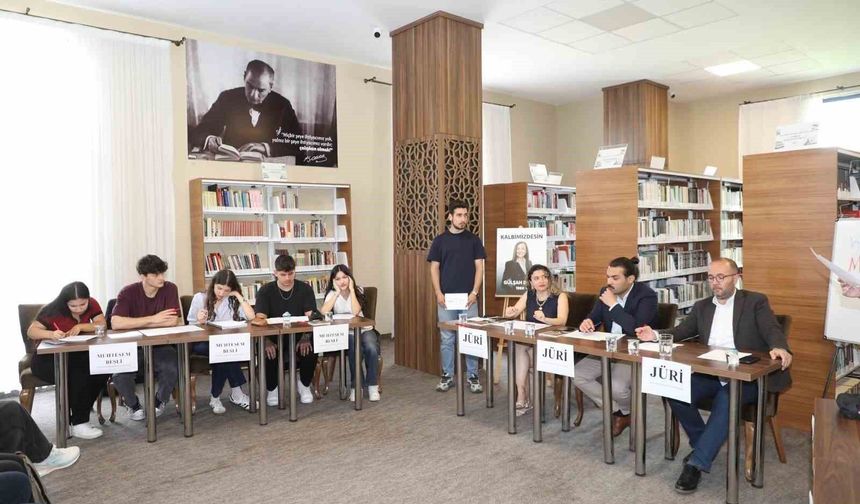 Gençlik Evi'nde fikirler yarıştı