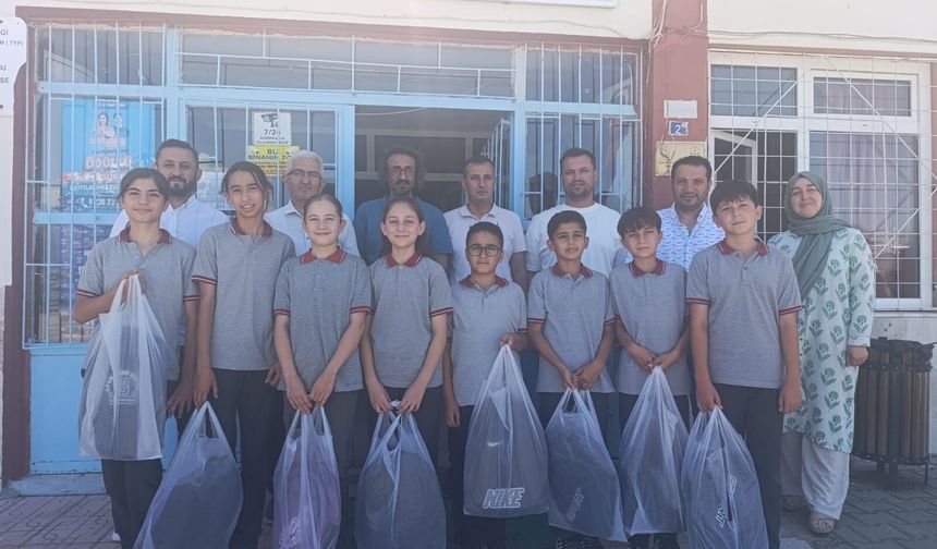 KÖPRÜBAŞI BORLU GAZİ ORTAOKULUNDAN KISKANDIRAN BAŞARI