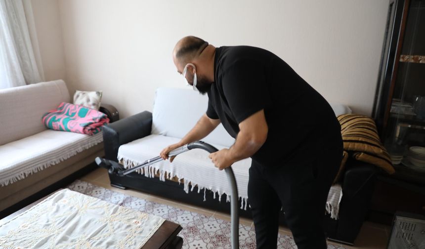 ŞEHZADELER BELEDİYESİ'NDEN YAŞLI VE ENGELLİLERE 'EVDE TEMİZLİK' DESTEĞİ