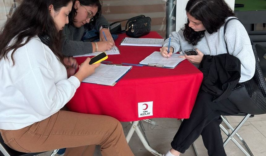 Manisa’daki GSB Yurtlarından Kızılay’ın Kan Bağışı Kampanyasına Büyük Destek