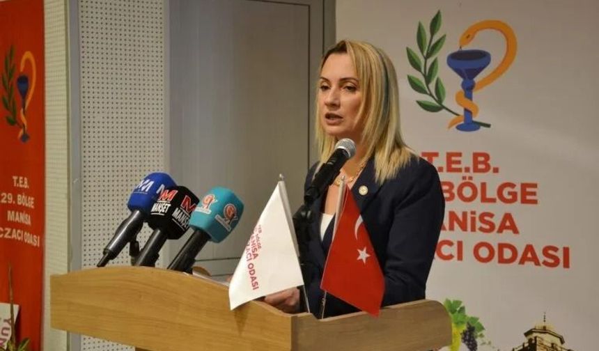 Manisa Eczacı Odası'ndan Uyarı: "Vitamin ve Takviye Edici Gıdalar İnternetten Değil, Eczaneden Alınmalı"