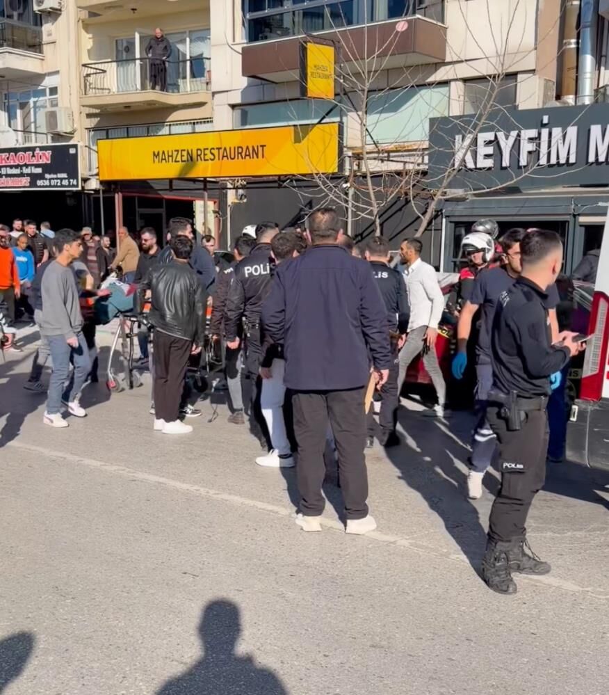Manisa'da bıçaklı kavga: 1 ölü, 2 ağır yaralı
