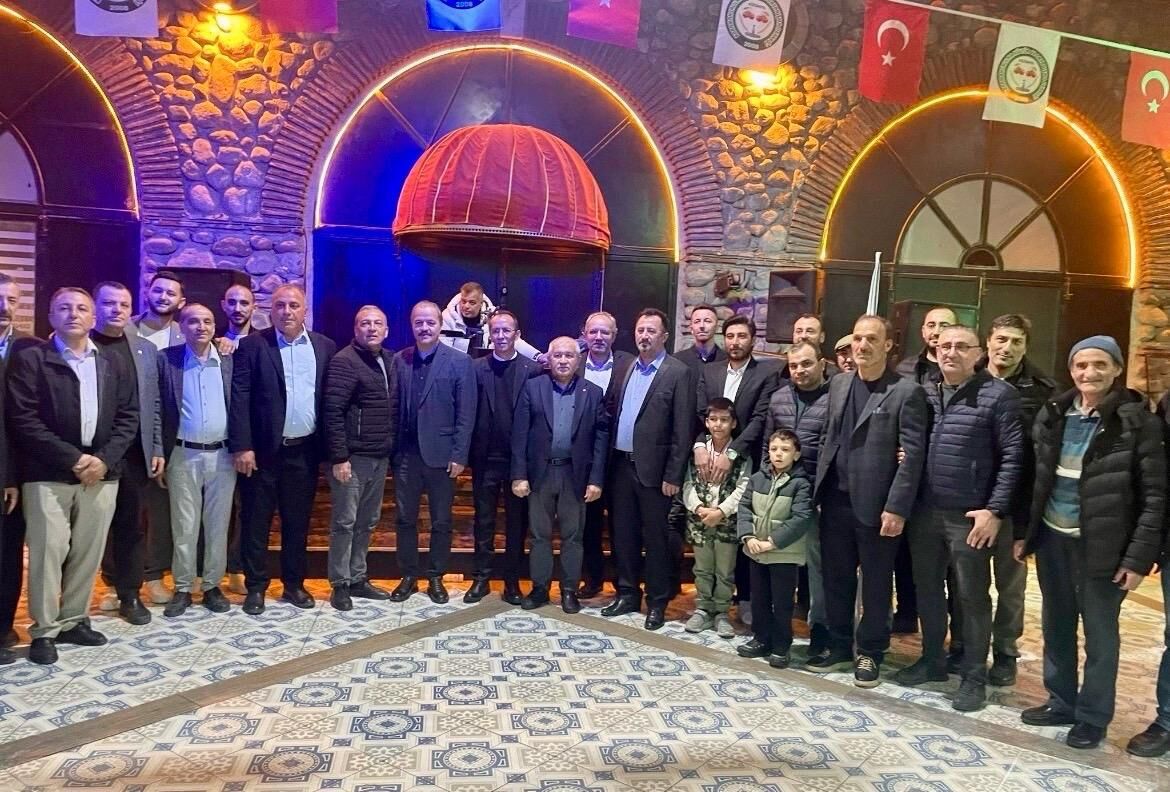 İZMİR’DEKİ KARAMANCALILARDAN İFTAR SOFRASINDA BÜYÜK BULUŞMA.