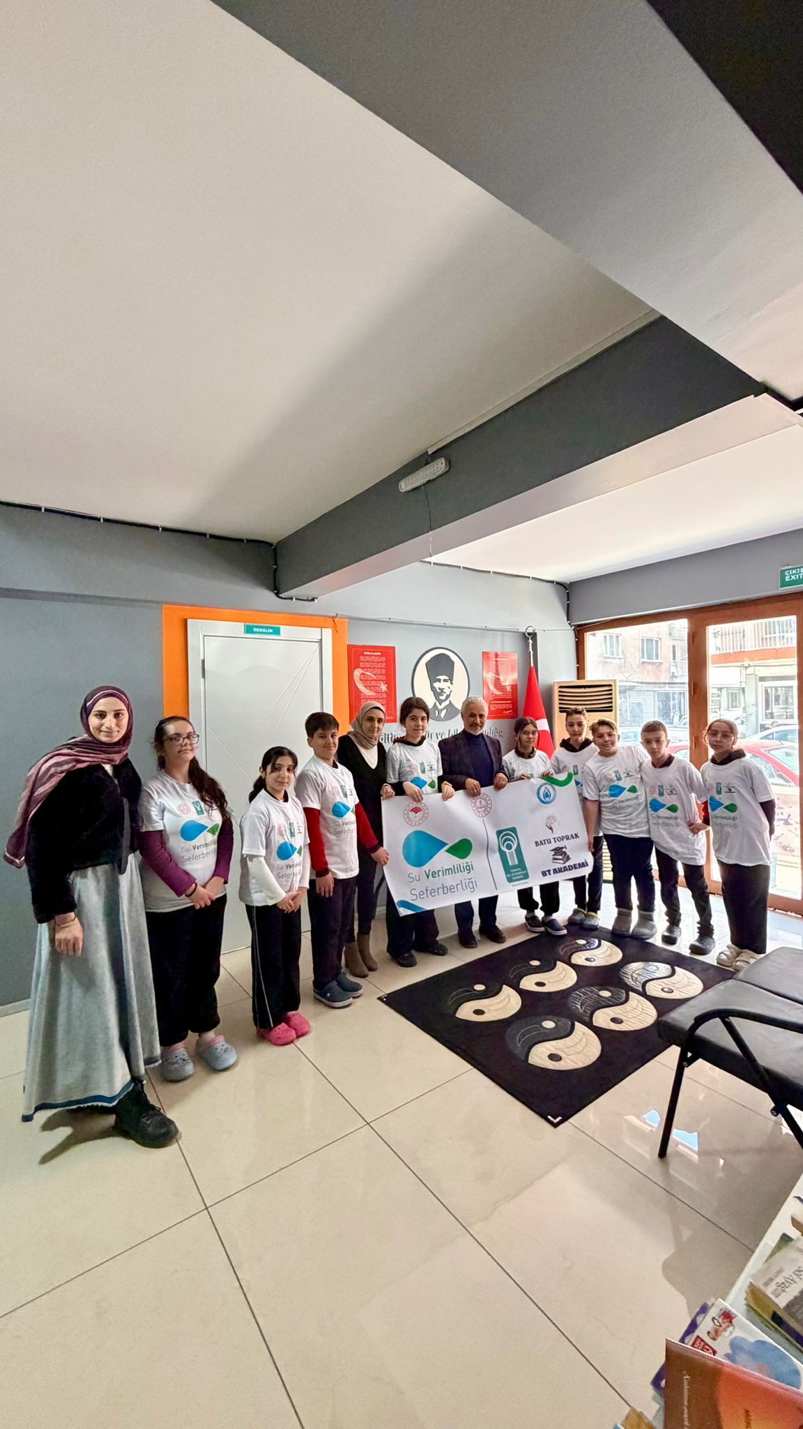 Manisa’da Su Gönüllüleri Sahaya İniyor: Hedef Genç Nesil.