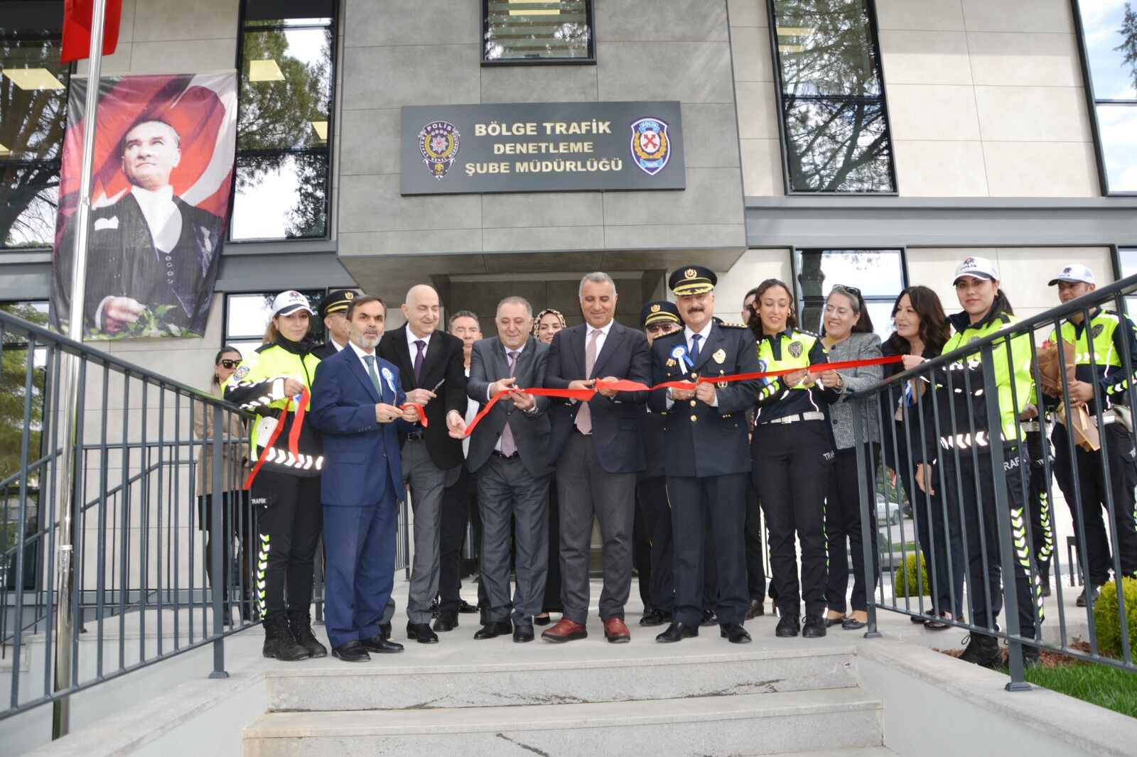 Manisa’da Huzur ve Güven İçin Yeni Adım: Trafik Binası Açıldı