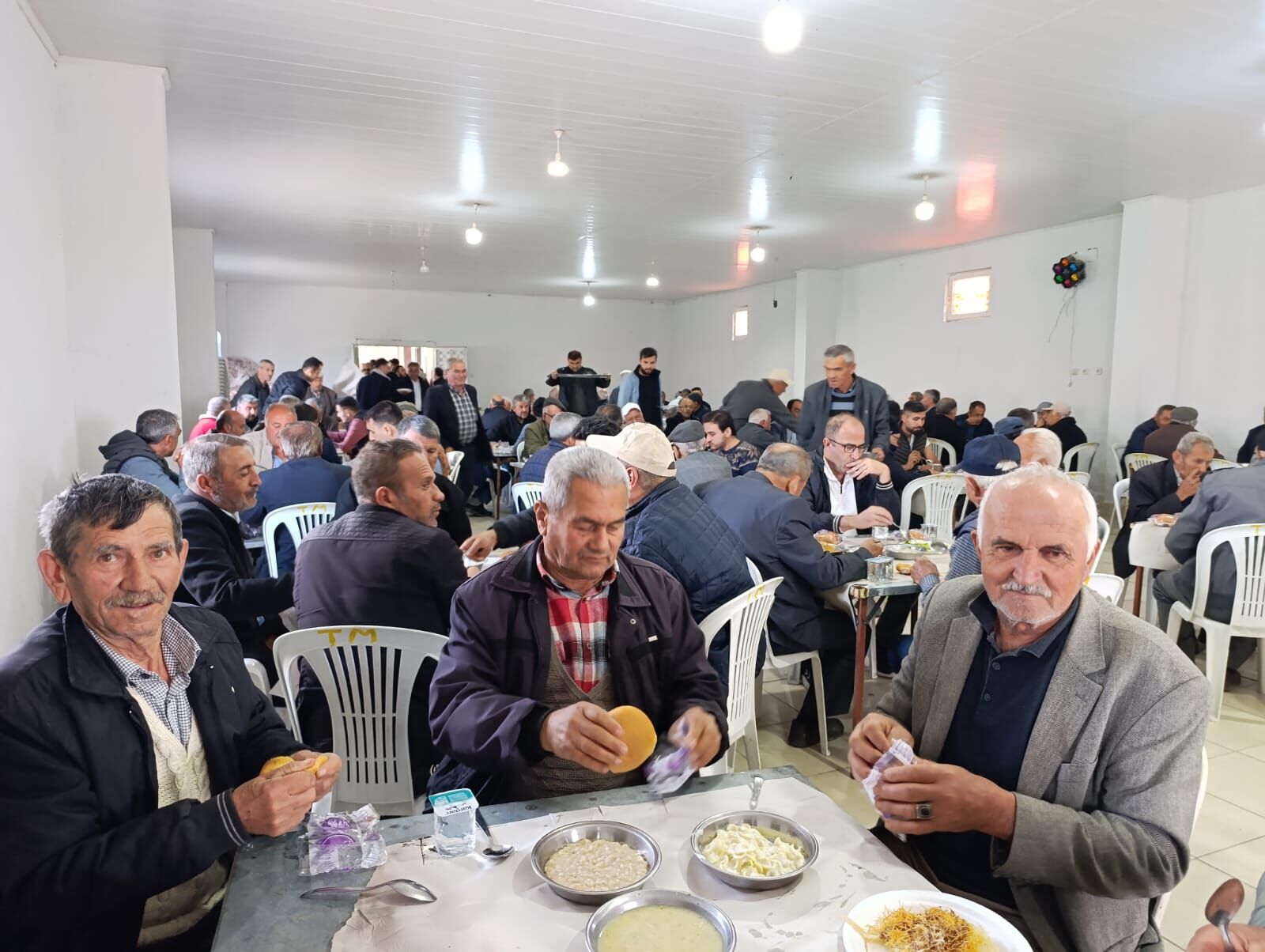 GÖRDES TEPEKÖY’DE BİNLERCE KİŞİ ASIRLARDIR DEVAM EDEN HAYRA KOŞTU