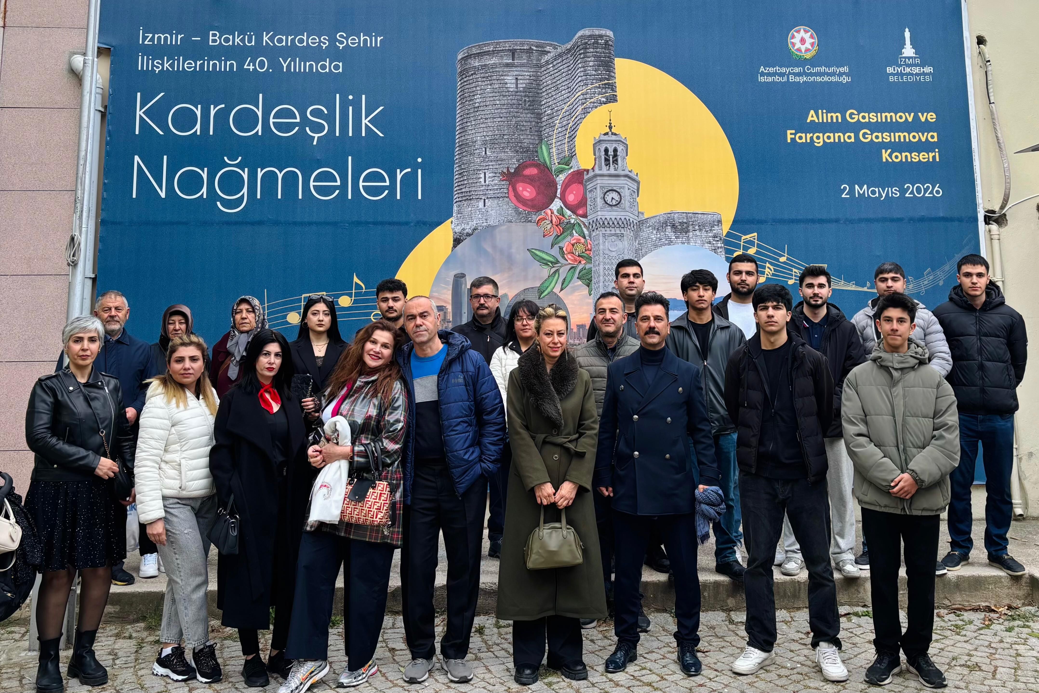 İzmir ve Bakü Kardeşliğinin 40. Yılında Alim Gasımov Rüzgarı: Manisalılar Geceye Damga Vurdu