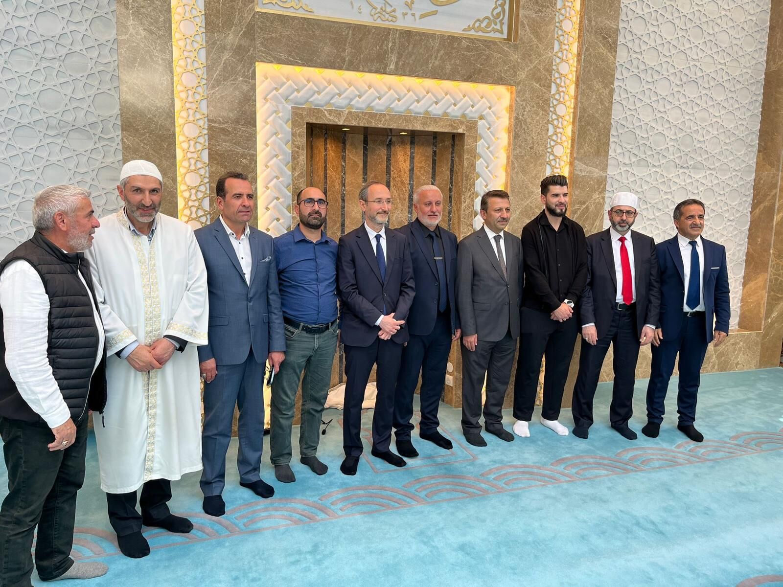 Fransa’da Gönülleri Buluşturan Açılış: DİTİB -Vernon ULU Camii İbadete Açıldı
