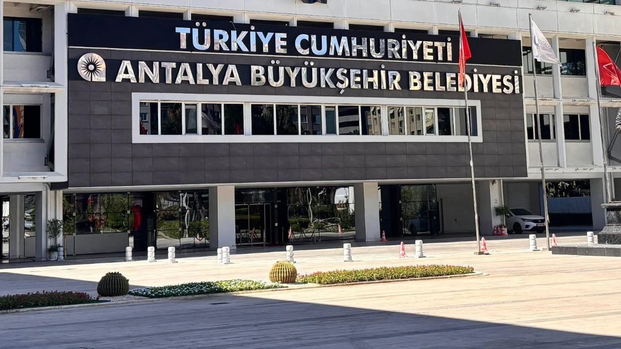 Buyuksehirde Daire Baskani Ve Mudur Tutuklandi 2