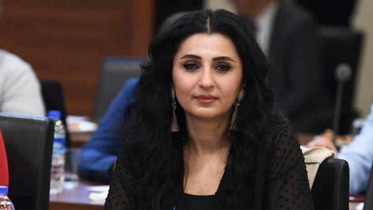 Demet Gunduz Kimdir