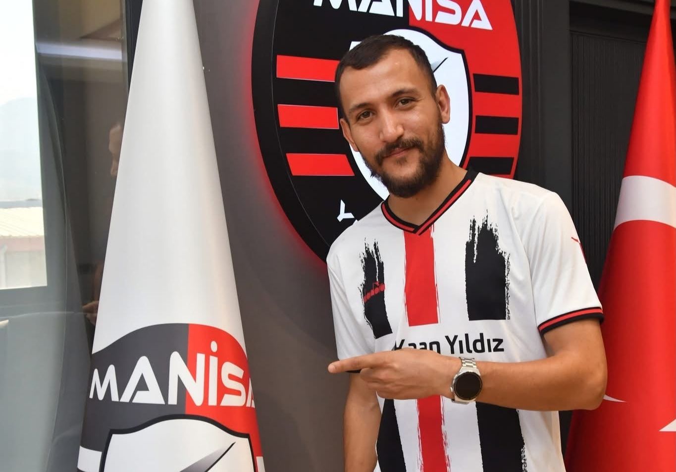 Yıldızspor 45 FK'da Eski Yıldızlar Yuvaya Döndü: 3 İmza Birden!
